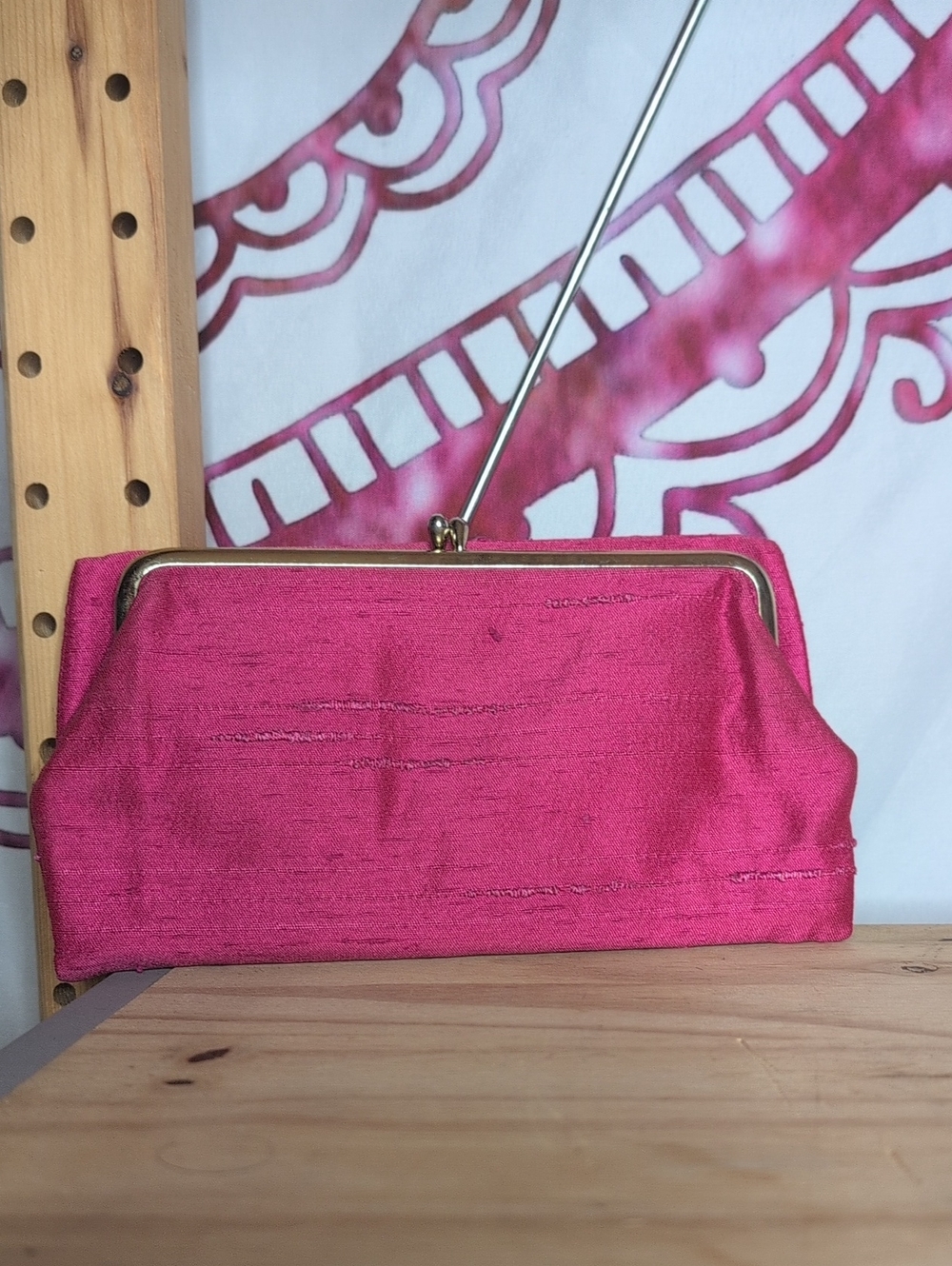 Vintage Celebrity Inc Pink Kisslock Clutch